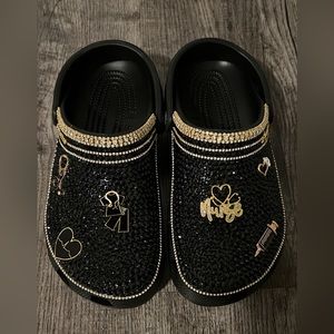 I sell custom made to order crocs, converse and Air Force 1s & others!